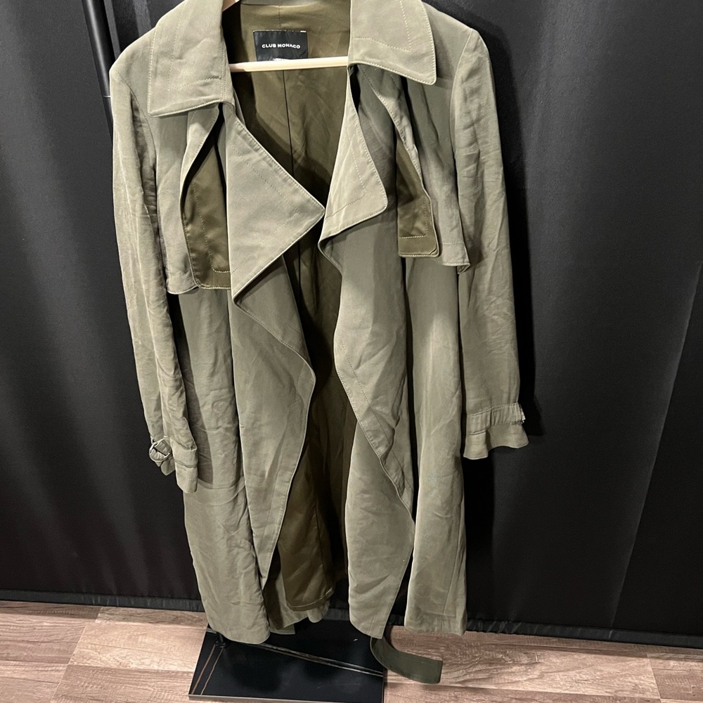 Club Monaco Green Trench Coat with Wide Lapel Collar